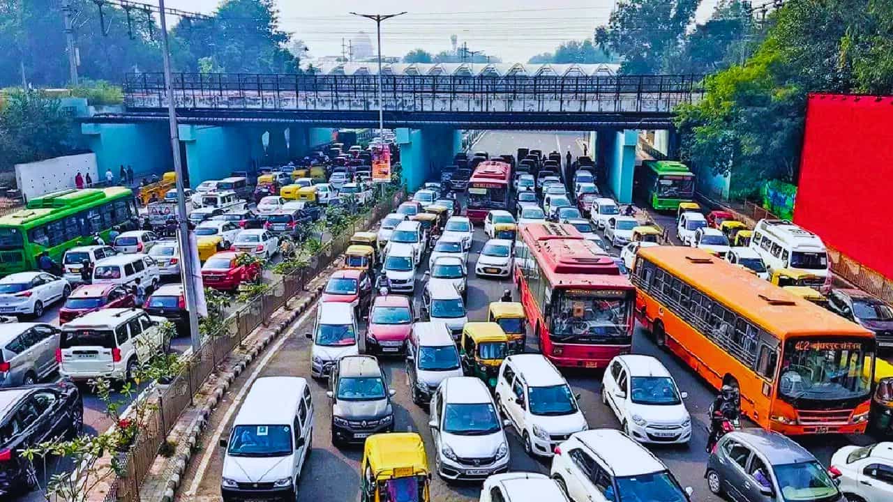 Bengaluru Updates: ബെംഗളൂരുവിൽ ട്രാഫിക്കിന് പിന്നിൽ ഇവർ, ട്രാഫിക് പോലീസ് ചെയ്യാൻ പോകുന്നത് ഇത് Bengaluru Updates: ബെംഗളൂരുവിൽ ട്രാഫിക്കിന് പിന്നിൽ ഇവർ, ട്രാഫിക് പോലീസ് ചെയ്യാൻ പോകുന്നത് ഇത്