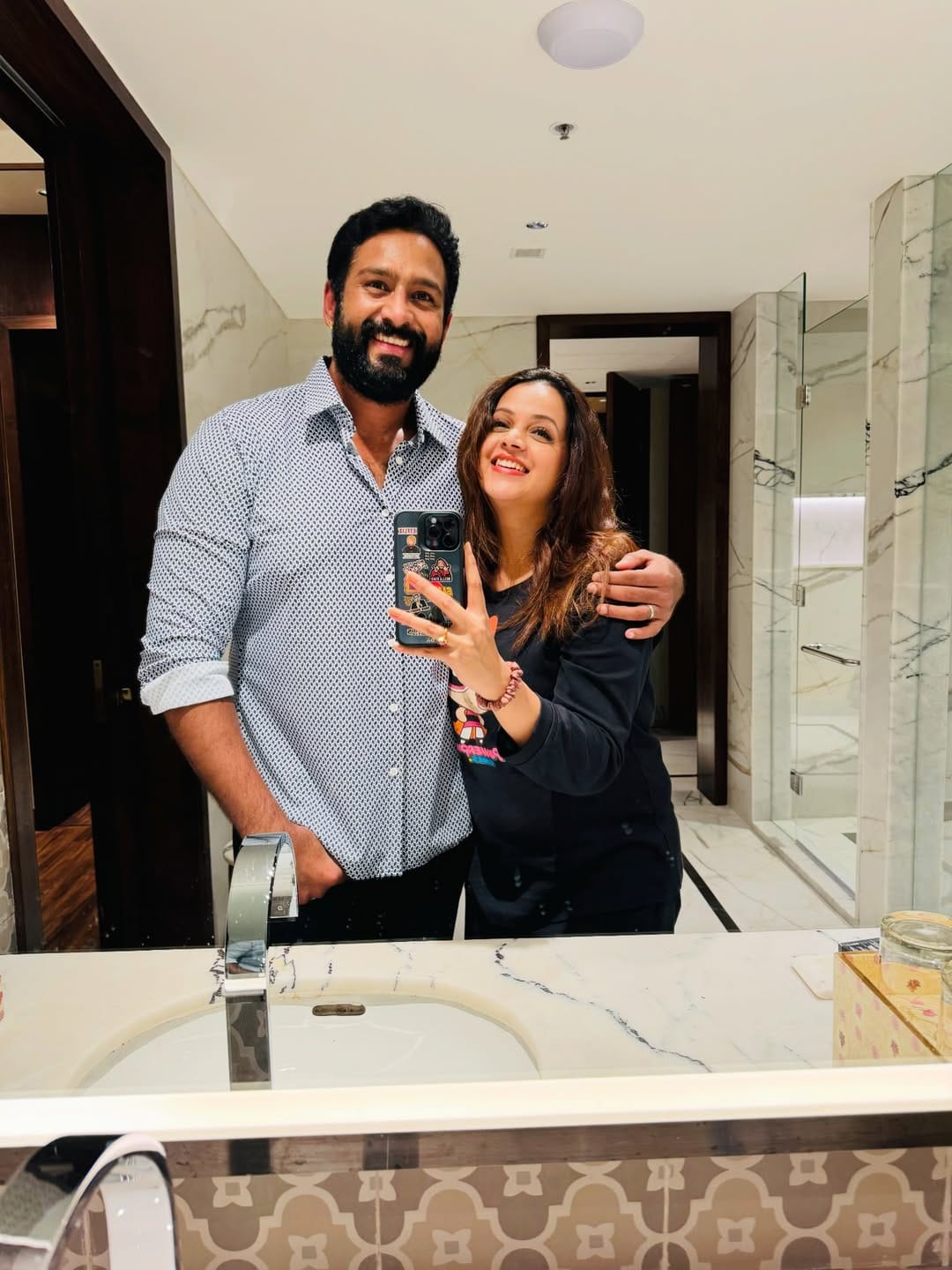 സന്തോഷവും, സ്നേഹവും, ഉല്ലാസവും, തമാശകളും നിറഞ്ഞ മറ്റൊരു 365 ദിവസങ്ങൾക്കായി’ എന്നായിരുന്നു വിവാഹ വാർഷിക ദിനത്തിൽ ഭാവനയുടെ വാക്കുകൾ. 2018 ജനുവരി 22നായിരുന്നു നടി ഭാവനയും കന്നഡ സിനിമ സംവിധായകൻ നവീനുമായുള്ള വിവാഹം. 
