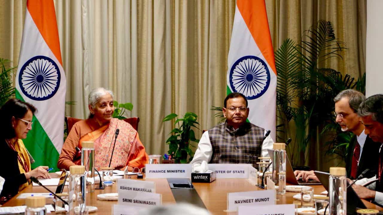 Budget 2026: ഈ ബജറ്റ് നിങ്ങള്‍ക്കുള്ളതാണ്; മുതിര്‍ന്ന പൗരന്മാര്‍ക്ക് ലോട്ടറി അടിച്ചേക്കാം