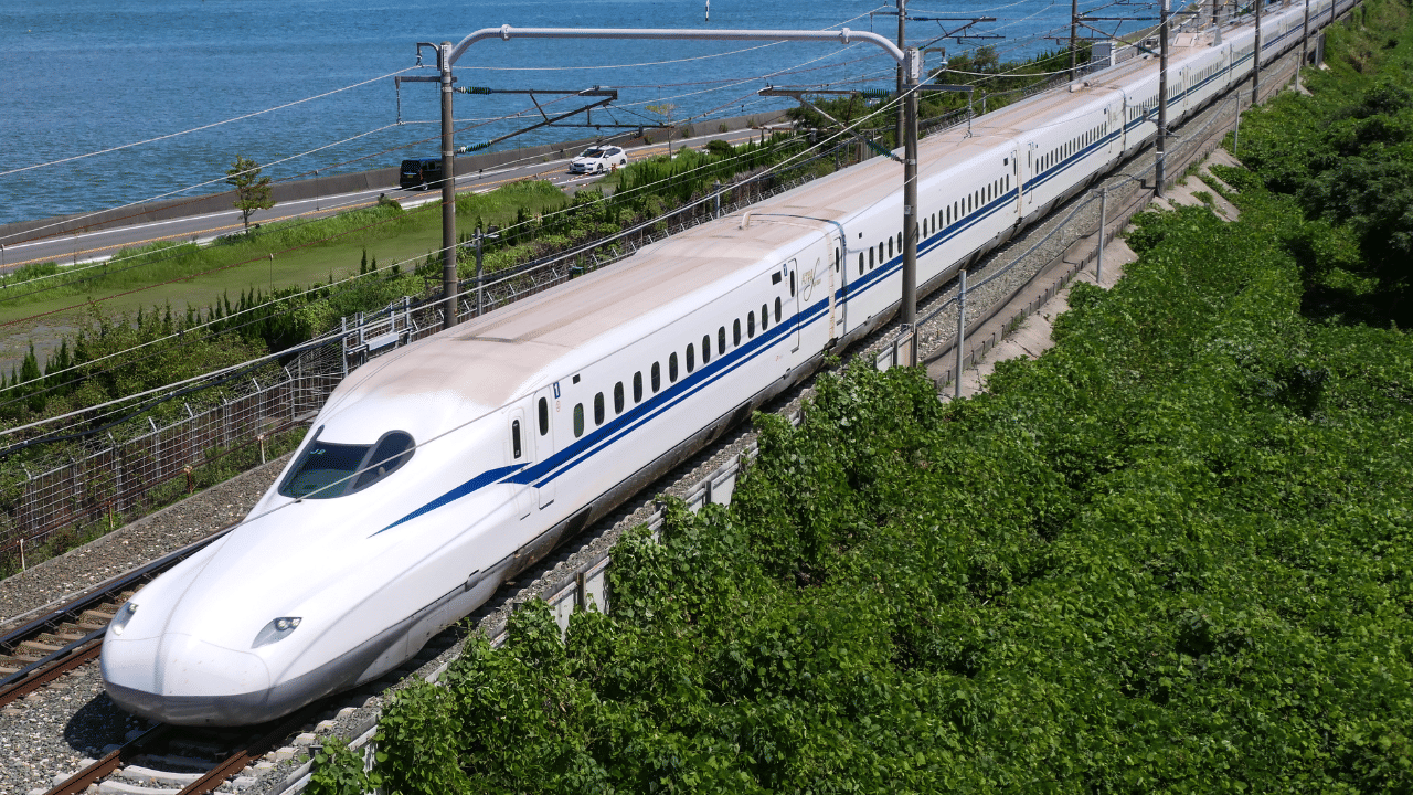 Bullet Train: വന്ദേഭാരത് അല്ല, ഇനി ബുളളറ്റ് ട്രെയിൻ; വ്യത്യാസം ഇങ്ങനെ... Bullet Train: വന്ദേഭാരത് അല്ല, ഇനി ബുളളറ്റ് ട്രെയിൻ; വ്യത്യാസം ഇങ്ങനെ...