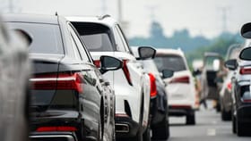 Kuwait Vehicle Ownership: കുവൈറ്റില്‍ മൂന്ന് വാഹനങ്ങള്‍ വാങ്ങിയാലോ? ഇത്രയാണ് നിബന്ധനകള്‍