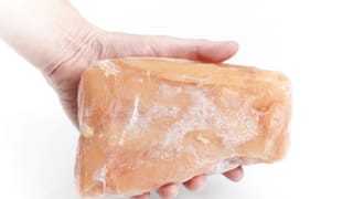 Raw Garlic Benefits: തേനിൽ പച്ച വെളുത്തുള്ളി കഴിച്ചാൽ കണ്ണാടിപോലെ മുഖം തിളങ്ങുമോ? സത്യമെന്തെന്ന് അറിയാം