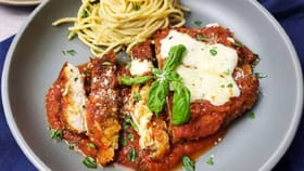 Chicken Parmesan: എന്താണീ വൈറൽ ചിക്കൻ പരമേശൻ! തയ്യാറാക്കാൻ വെറും പത്തുമിനിട്ട് മതി...