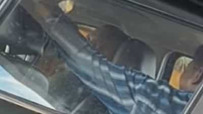 പോലീസ് സ്റ്റേഷന് മുന്നിൽ കാറിനകത്ത് ഇരുന്ന് പോലീസുകാരുടെ പരസ്യ മദ്യപാനം; അന്വേഷണത്തിന് ഉത്തരവിട്ട് സ്പെഷ്യൽ ബ്രാഞ്ച് എസ്പി