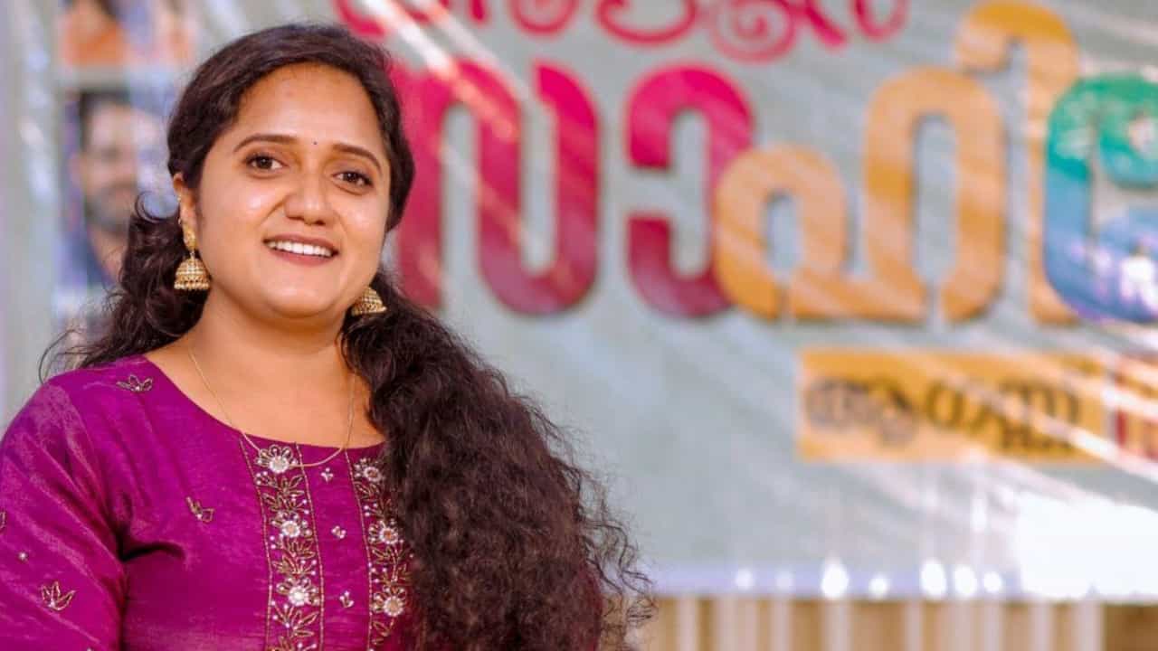 Rahul Mamkoottathil: രാഹുൽ മാങ്കൂട്ടത്തിലിന് പിന്തുണ; ശ്രീനാദേവി കുഞ്ഞമ്മയോട് വിശദീകരണം തേടി ഡിസിസി Rahul Mamkoottathil: രാഹുൽ മാങ്കൂട്ടത്തിലിന് പിന്തുണ; ശ്രീനാദേവി കുഞ്ഞമ്മയോട് വിശദീകരണം തേടി ഡിസിസി