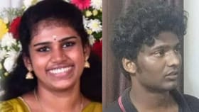 ചായ കുടിക്കാൻ നൽകിയ ഗ്ലാസ് ഉപയോഗിച്ച് ഭിത്തി തുരന്നു
