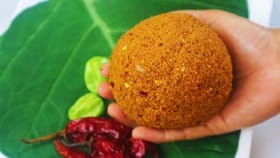 തേങ്ങ ചുട്ടരച്ച ഉണക്കമീൻ ചമ്മന്തി തയ്യാറാക്കിയാലോ?