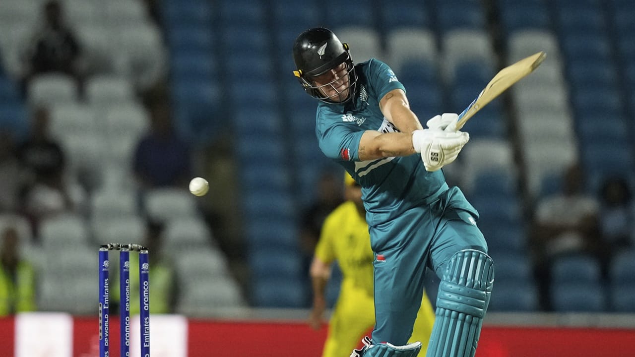 ഫിന്‍ അലന്‍ നാളെ നടക്കുന്ന നാലാം മത്സരത്തിലുണ്ടാകില്ല. തിരുവനന്തപുരത്ത് നടക്കുന്ന അഞ്ചാം ടി20യില്‍ താരം ടീമിനൊപ്പം ചേരും. മികച്ച സ്‌ട്രൈക്ക് റേറ്റില്‍ ബാറ്റ് ചെയ്യാന്‍ കഴിവുള്ള താരമാണ് ഫിന്‍ അലന്‍ (Image Credits: PTI).