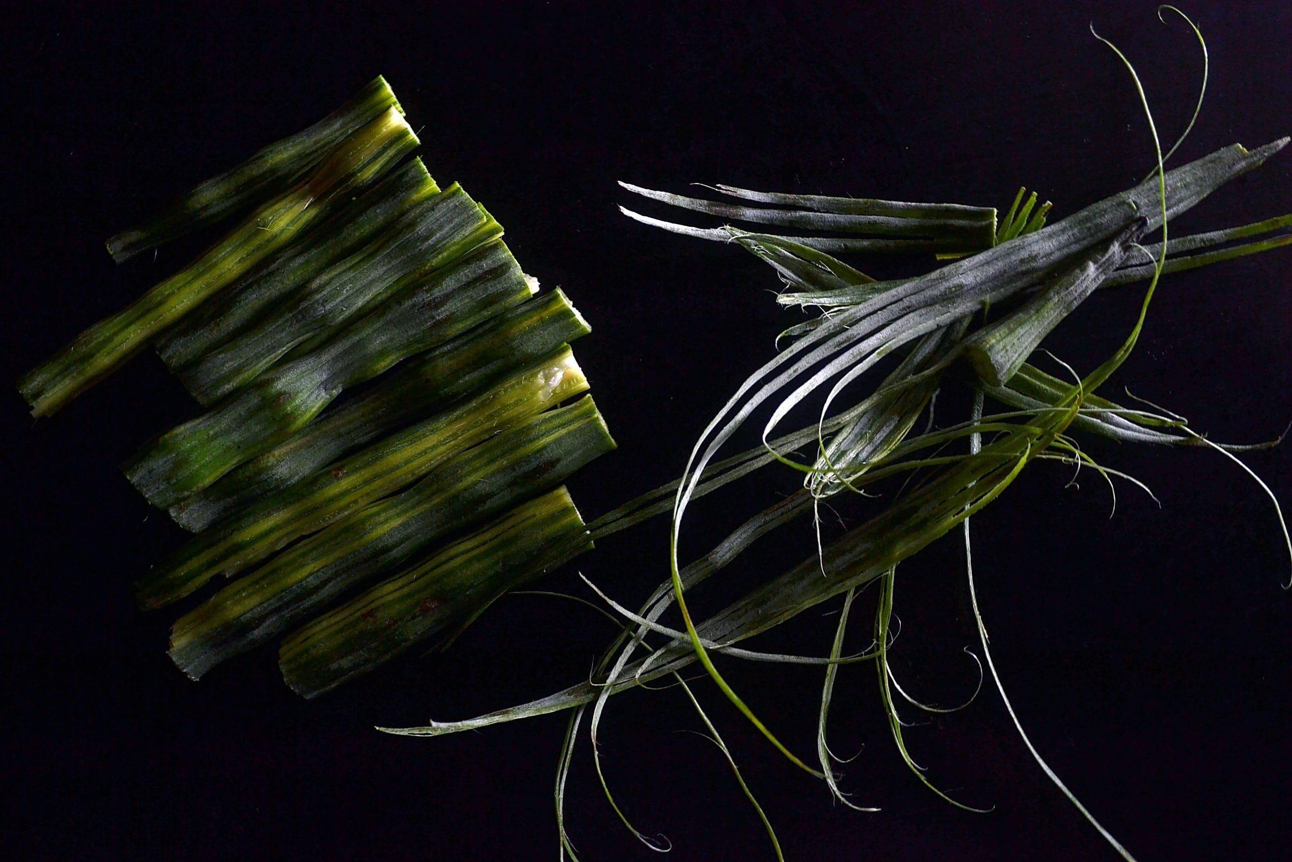 എന്നാൽ, ഇത്രയേറെ ഗുണങ്ങളുള്ള മുരിങ്ങക്കായ ഒരു ദിവസം എത്രയെണ്ണം വരെ കഴിക്കാം? അമിതമായാൽ എന്തെങ്കിലും ദോഷമുണ്ടോ? ഇത്തരം സംശയങ്ങളെക്കുറിച്ച് ഡോക്ടർമാർ നൽകുന്ന നിർദ്ദേശങ്ങൾ നോക്കാം. ആരോഗ്യമുള്ള ഒരു വ്യക്തിക്ക് ദിവസേന ഒന്നോ രണ്ടോ ഇടത്തരം മുരിങ്ങക്കായ ഭക്ഷണത്തിൽ ഉൾപ്പെടുത്തുന്നത് തികച്ചും സുരക്ഷിതമാണ്. എന്നാൽ, ഗുണമുണ്ടല്ലോ എന്ന് കരുതി അളവിൽ കൂടുതൽ കഴിക്കരുത്.

