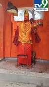 ഹനുമാൻ വിഗ്രഹത്തെ വലം വെച്ച് നായ...