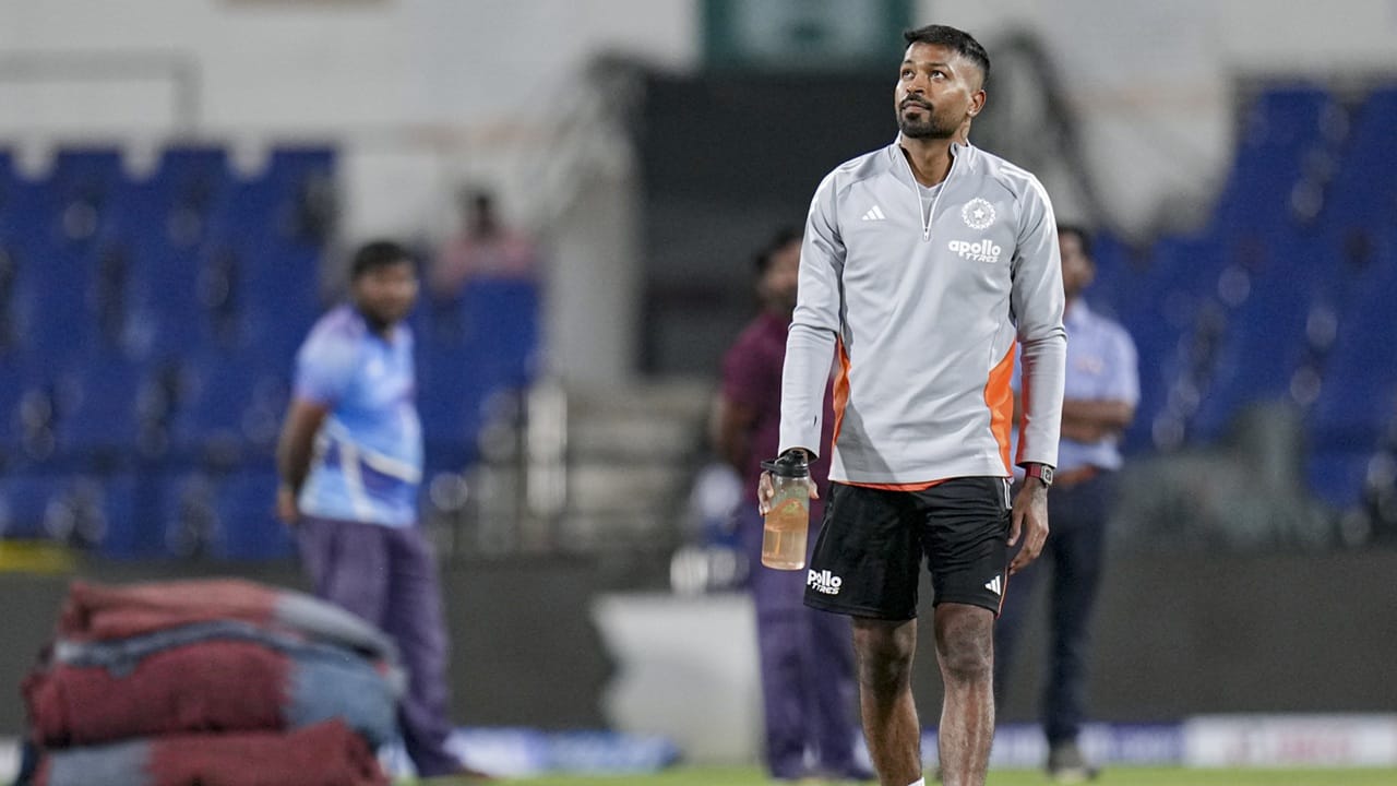 തുടര്‍ന്നുള്ള പൊസിഷനുകളില്‍ ഹാര്‍ദ്ദിക് പാണ്ഡ്യയും, റിങ്കു സിങും. ഹാര്‍ദ്ദിക്, അക്‌സര്‍ പട്ടേല്‍, ശിവം ദുബെ എന്നിവരാകും പ്ലേയിങ് ഇലവനിലെ ഓള്‍ റൗണ്ടര്‍മാര്‍  (Image Credits: PTI).