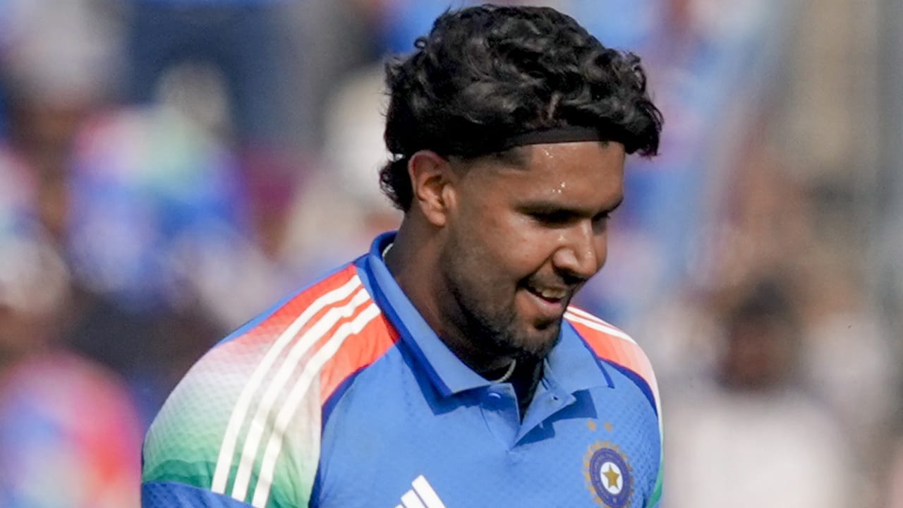 2025 ലെ ഐ‌പി‌എല്ലിൽ മോശം പ്രകടനത്തിന് ശേഷം സോഷ്യൽ മീഡിയയിൽ നേരിട്ട വിമർശനങ്ങൾ ഹർഷിത് റാണയെ അലട്ടിയിരുന്നുവെന്ന് അജിങ്ക്യ രഹാനെ. ഐപിഎല്ലില്‍ ഹര്‍ഷിതിന്റെ ടീമായ കൊല്‍ക്കത്ത നൈറ്റ് റൈഡേഴ്‌സിന്റെ ക്യാപ്റ്റനായിരുന്നു രഹാനെ. ദുഃഖിതനായിരുന്നെങ്കിലും ഹർഷിത് റാണ നെഗറ്റീവ് കമന്റുകളില്‍ നിന്ന് പ്രചോദനം ഉള്‍ക്കൊണ്ടെന്നും രഹാനെ പറഞ്ഞു (Image Credits: PTI).