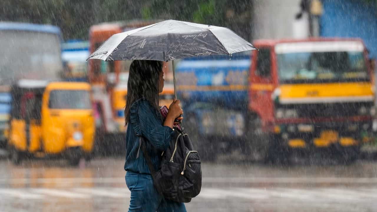 Kerala Rain Alert: മഴയുണ്ടോ? കുടയെടുത്തേക്കാം...ഒരു വരവ് കൂടി വരാന്‍ സാധ്യത