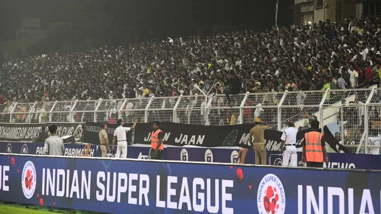 ISL: ഹോം മത്സരങ്ങളുടെ വേദികള്‍ അറിയിക്കണമെന്ന് ഐഎസ്എല്‍ ക്ലബുകളോട് എഐഎഫ്എഫ്; ബ്ലാസ്റ്റേഴ്‌സ് എവിടെ കളിക്കും?