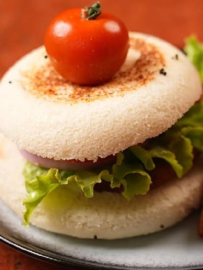 ഇഡ്‌ലി ബാക്കി വന്നോ? ബർഗർ ഉണ്ടാക്കിയാലോ!