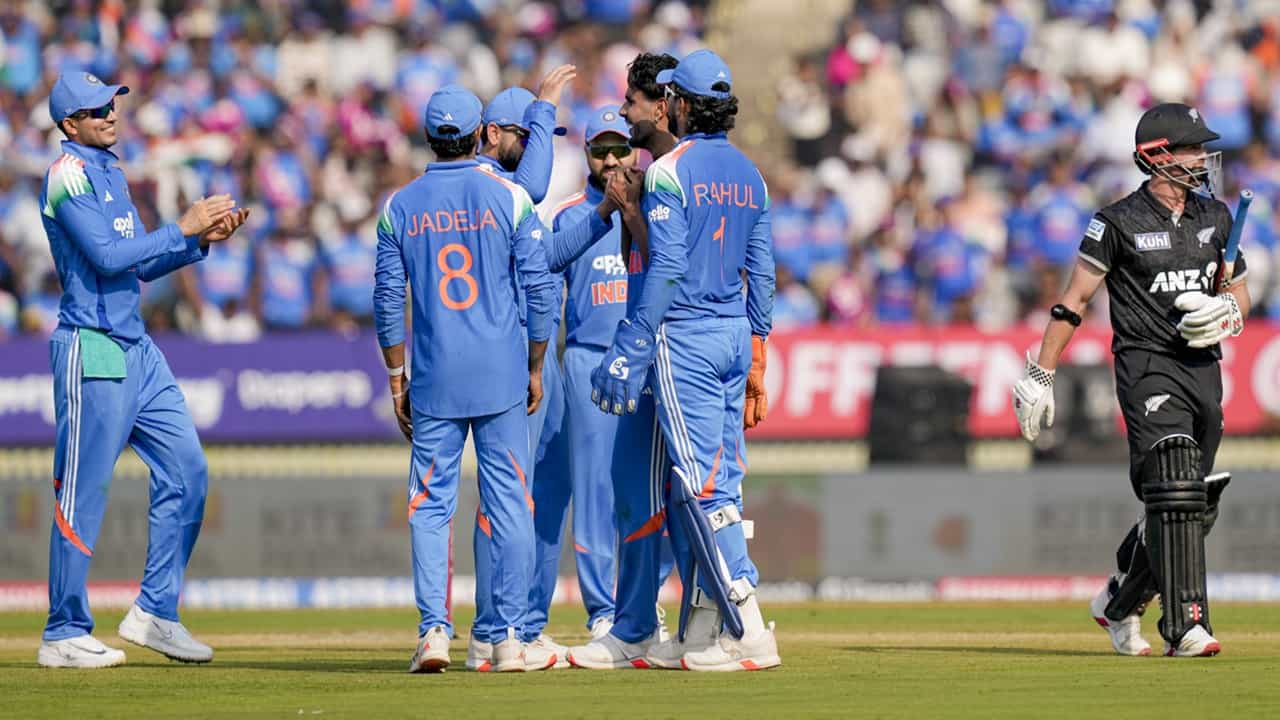 India Vs New Zealand: മിന്നല്‍ വേഗത്തില്‍ മിച്ചല്‍; ഓപ്പണര്‍മാരും കലക്കി; കീവിസിന് മികച്ച സ്‌കോര്‍