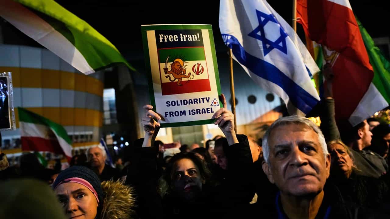 Iran Protest: വ്യോമാതിര്ത്തി വീണ്ടും തുറന്ന് ഇറാന്; കൂട്ടക്കൊലപാതകങ്ങള് നടന്നിട്ടില്ലെന്ന് വിദേശകാര്യമന്ത്രി Iran Protest: വ്യോമാതിര്ത്തി വീണ്ടും തുറന്ന് ഇറാന്; കൂട്ടക്കൊലപാതകങ്ങള് നടന്നിട്ടില്ലെന്ന് വിദേശകാര്യമന്ത്രി