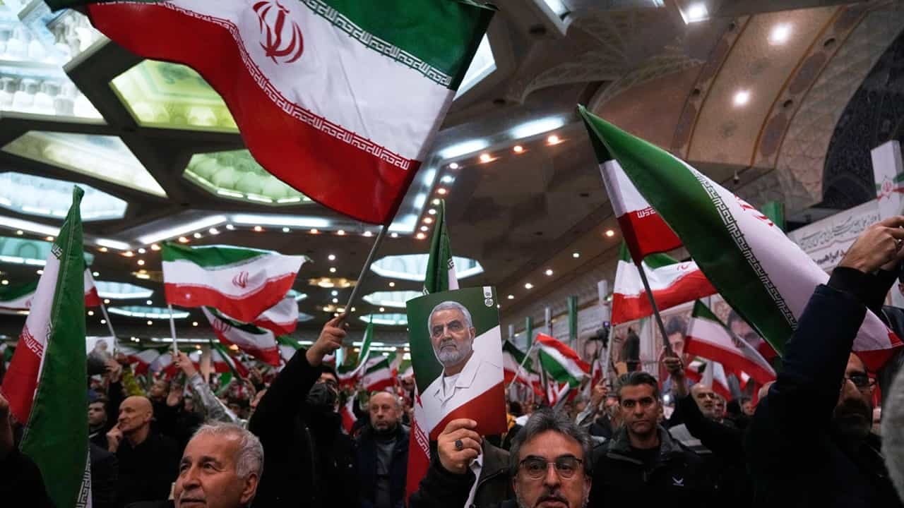 Iran Protest: കൊടുംതണുപ്പില് വിവസ്ത്രരാക്കും, അജ്ഞാത വസ്തുക്കള് കുത്തിവയ്ക്കും? തടവുകാരോട് ഇറാന് ചെയ്യുന്നത് Iran Protest: കൊടുംതണുപ്പില് വിവസ്ത്രരാക്കും, അജ്ഞാത വസ്തുക്കള് കുത്തിവയ്ക്കും? തടവുകാരോട് ഇറാന് ചെയ്യുന്നത്