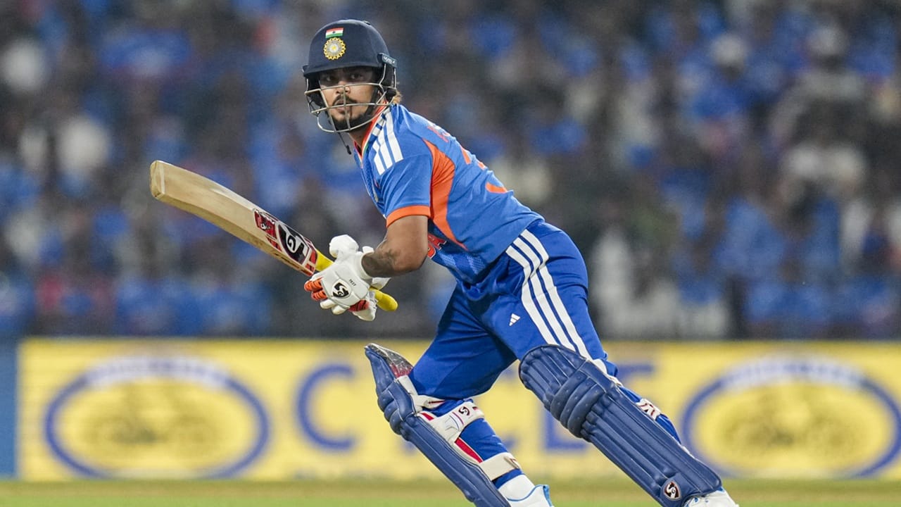 ഇഷാന് കിഷന് വണ് ഡൗണായി കളിക്കും. ക്യാപ്റ്റന് സൂര്യകുമാര് യാദവും, ഹാര്ദ്ദിക് പാണ്ഡ്യയും, ശിവം ദുബെയും, റിങ്കു സിങും നാല് മുതല് അഞ്ച് വരെയുള്ള സ്ഥാനങ്ങളില് ബാറ്റ് ചെയ്യും (Image Credits: PTI).