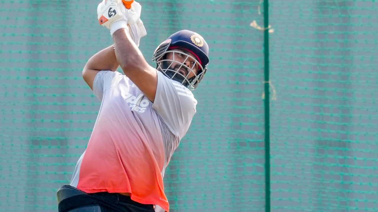 India vs New Zealand: പരിശീലനത്തിനിടെ പരിക്കേറ്റ ഋഷഭ് പന്ത് ഏകദിന പരമ്പരയിൽ നിന്ന് പുറത്ത്; ഇഷാൻ കിഷൻ പകരക്കാരനായേക്കും