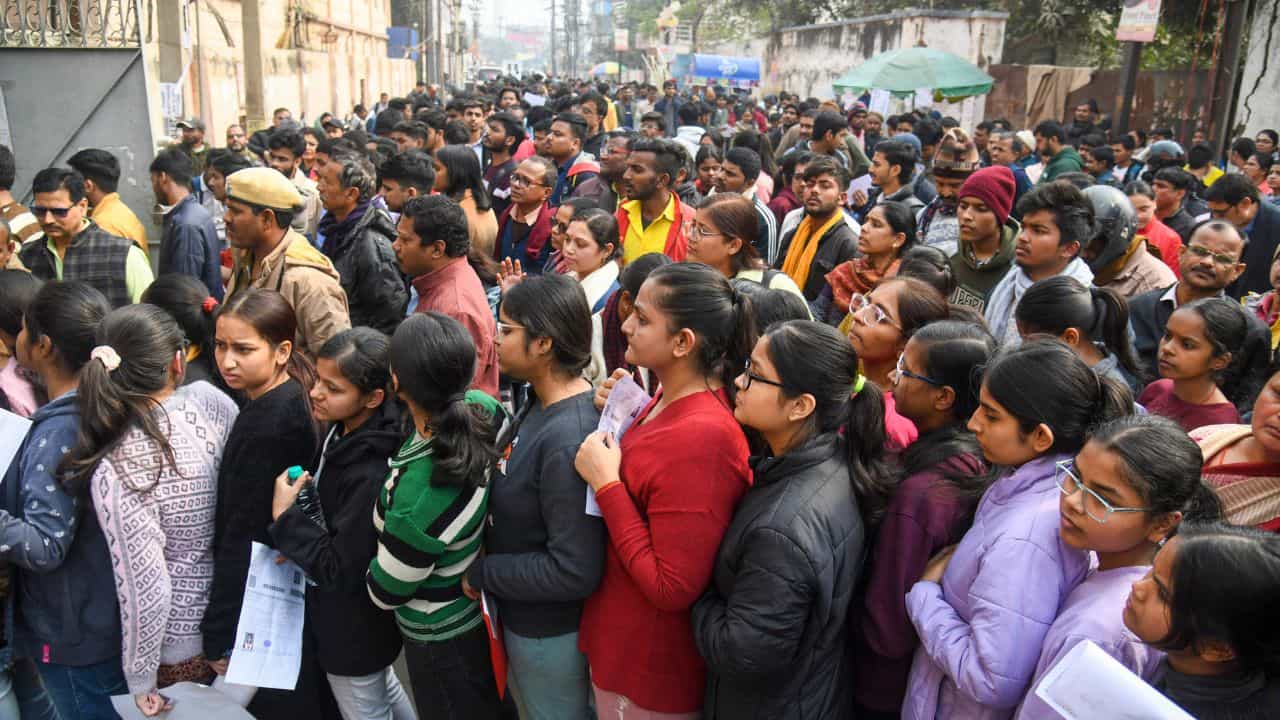 JEE Main 2026: ജെഇഇ അഡ്വാൻസ്ഡ് യോഗ്യത നേടുന്നതിന് വേണ്ട കുറഞ്ഞ മാർക്ക് എത്രയാണ്? JEE Main 2026: ജെഇഇ അഡ്വാൻസ്ഡ് യോഗ്യത നേടുന്നതിന് വേണ്ട കുറഞ്ഞ മാർക്ക് എത്രയാണ്?