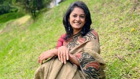 മറ്റുള്ളവർ ഉപയോ​ഗിച്ച് ഉപേക്ഷിച്ച സാരികളാണത്, വാസുകി ഐ.എ.എസ്