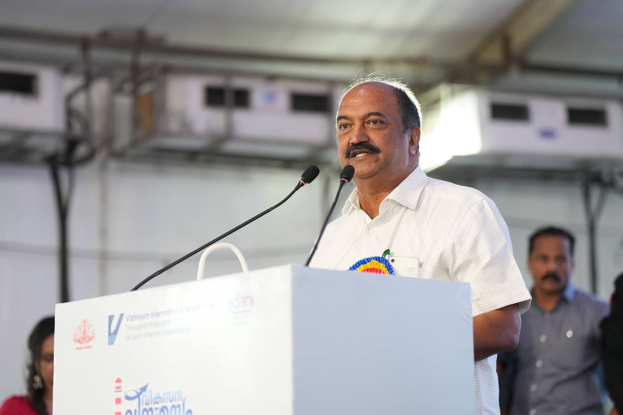 രണ്ടാം പിണറായി വിജയൻ സർക്കാരിൻ്റെ അവസാനത്തെ ബജറ്റ് നാളെ അവതരിപ്പിക്കുകയാണ്. ധനകാര്യ വകുപ്പ് മന്ത്രി കെ എൻ ബാലഗോപാൽ അവതരിപ്പിക്കുന്ന ആറാമത്തെ ബജറ്റാണ് നാളത്തേത്. സംസ്ഥാന നിയമസഭയിൽ ഇതുവരെ ഏറ്റവും കൂടുതൽ ബജറ്റ് അവതരിപ്പിച്ചത് ആരെല്ലാമാണെന്ന് പരിശോധിക്കാം (Image Courtesy : Social Media)