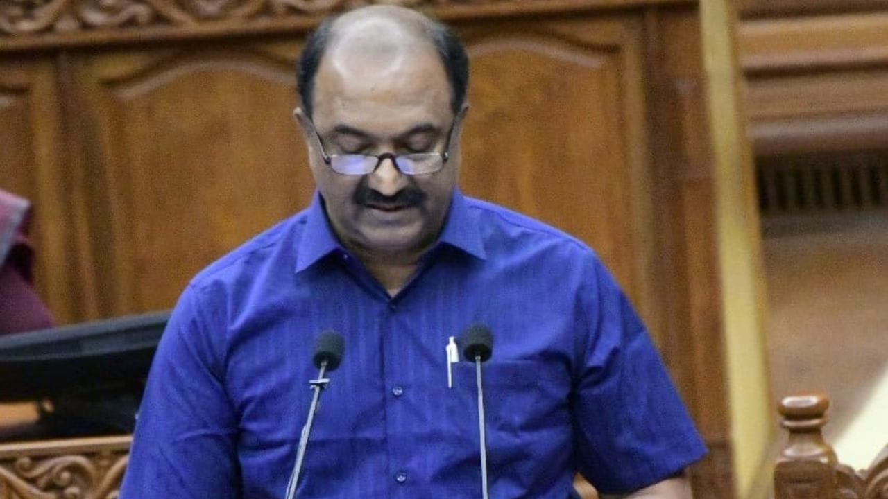 ബജറ്റിന് മുന്നോടിയായി സമർപ്പിച്ച സാമ്പത്തിക സർവെയിലും കേരളത്തിൽ ജിഡിഎസ്പി നിരക്കിൽ വർധനവാണ് രേഖപ്പെടുത്തിയത്. അതേസമയം തദ്ദേശ സ്വയംഭരണ തിരഞ്ഞെടുപ്പിൽ തിരിച്ചടി നേരിട്ടതിനാൽ വമ്പൻ പ്രഖ്യാപനങ്ങൾ ഇത്തവണ ബജറ്റിൽ സാധ്യതയേറെയാണ്.