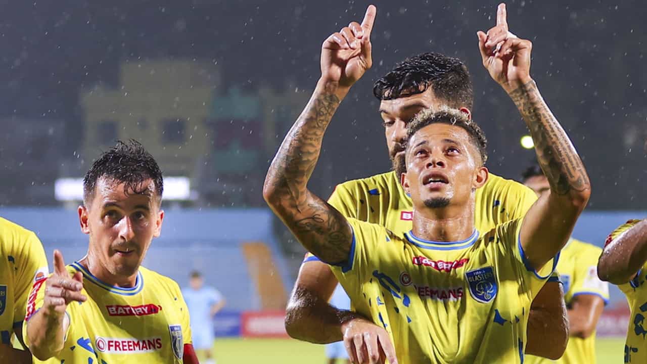 Kerala Blasters: ഐഎസ്എല്ലില്‍ പന്തുതട്ടാന്‍ സൂപ്പര്‍ താരങ്ങളില്ല; കേരള ബ്ലാസ്റ്റേഴ്‌സിന് പറ്റിയത് വന്‍ അബദ്ധം; ലോണില്‍ വിട്ടവരെ തിരിച്ചുവിളിക്കാനാകുമോ?