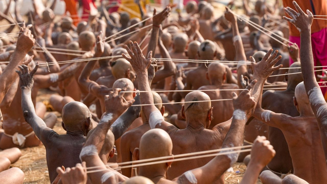  വ്യാഴവട്ടത്തിൽ ഒരിക്കൽ അതായത് 12 വർഷത്തിലൊരിക്കൽ മാഘമാസത്തിലെ മകം നക്ഷത്രവും പൗർണമിയും ഒത്തു വരുന്ന ദിവസമാണ് മഹാമാഘം. ഈ ദിവസം ആഘോഷിക്കുന്ന അതിവിശിഷ്ടമായ പുണ്യോത്സവമാണ് മഹാമാഘ മഹോത്സവം. ഇതിനെ ദക്ഷിണ കേരളത്തിലെ കുംഭമേള എന്നും വിശേഷിപ്പിക്കാറുണ്ട്.(PHOTO: PTI) 