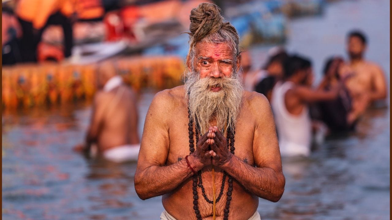 അത്തരത്തിൽ നമ്മുടെ ജീവിതത്തിലെ ആഗ്രഹങ്ങൾ നിറവേറ്റുന്നതിന് ഏറ്റവും ശരിയായ സമയമാണ് മാഘമാസം. ഈ മാസത്തിൽ ശിവനെയും വിഷ്ണുവിനെയും ആരാധിക്കുന്നു. കൂടാതെ ദുർഗ്ഗാദേവി സരസ്വതി മഹാലക്ഷ്മി എന്നും മൂന്ന് ശക്തികളുടെയും അനുഗ്രഹം ലഭിക്കാൻ ഏറ്റവും നല്ല മാസമാണ് ഇത്.ദീപാരാധനയ്ക്കും ദാനങ്ങൾക്കും ഈ മാസം പ്രത്യേക പ്രാധാന്യം നൽകുന്നു. ഭക്ഷണം, ഉപ്പ്, ശർക്കര, മധുരപലഹാരങ്ങൾ എന്നിവ ദാനം ചെയ്യുന്നത് ശുഭകരമായി കണക്കാക്കപ്പെടുന്നു.മാഘമാസത്തിൽ നിരവധി പുണ്യദിനങ്ങൾ ആഘോഷിക്കപ്പെടുന്നു. (PHOTO: TV9 Network)