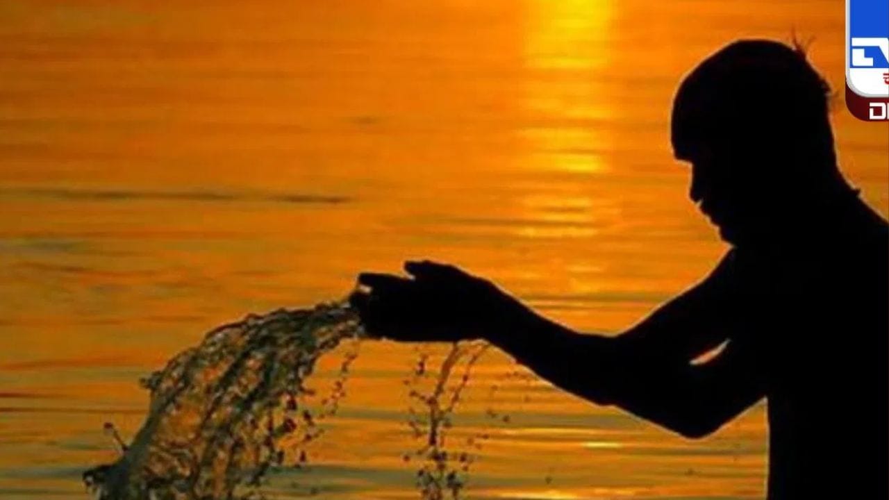 മാഘമാസം അഥവാ കുംഭമാസത്തിൽ മകം നക്ഷത്രവും പൗർണമിയും ചേരുന്ന ഈ അത്യപൂർവ്വം മുഹൂർത്തത്തിൽ പുണ്യനദികളിൽ സ്നാനം ചെയ്യുന്നത് ഗംഗാനദിയിൽ സ്നാനം ചെയ്യുന്നതിന് തുല്യമായി ആണ് കണക്കാക്കുന്നത്. അത്തരത്തിൽ മാഘമാസത്തിൽ നദികളിൽ സ്നാനം ചെയ്യുന്നതിന്റെ ഗുണങ്ങളും നേട്ടങ്ങളും എന്തൊക്കെ എന്ന് നോക്കാം. സ്നാനം ചെയ്യുന്നത് നമ്മുടെ മനസ്സിനെ ശുദ്ധീകരിക്കുകയും കർമ്മങ്ങളെ കഴുകി കളയും എന്നാണ് വിശ്വാസം. (PHOTO: TV9 Network)