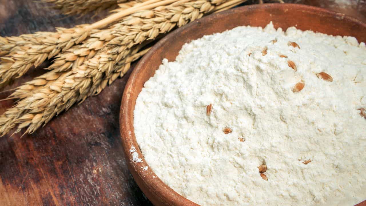 Kitchen Storage Tips: ആട്ടയിലെ പ്രാണികൾ വില്ലനാകുന്നുണ്ടോ? തുരത്താൻ ഇതാ കിടിലൻ മാർ​ഗം