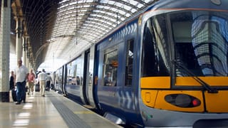 Chandra Grahan 2026: 2026ലെ ആദ്യ ചന്ദ്രഗ്രഹണം ഇന്ത്യയിൽ ദൃശ്യമാകുമോ?: എവിടെ എപ്പോൾ എങ്ങനെ കാണാം