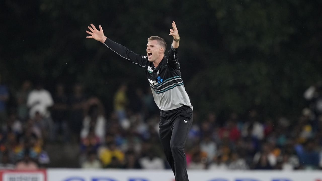 ഇതില്‍ നീഷാം, ഫെര്‍ഗൂസണ്‍, സീഫെര്‍ട്ട് എന്നിവര്‍ നിലവില്‍ ക്യാമ്പിലുണ്ട്. ഇവര്‍ നാലും, അഞ്ചും മത്സരങ്ങള്‍ക്ക് സ്‌ക്വാഡിലുണ്ടാകും. ക്രിസ്റ്റ്യൻ ക്ലാർക്ക്, ടിം റോബിൻസൺ എന്നിവരെയാണ് ന്യൂസിലന്‍ഡ് ഒഴിവാക്കിയത് (Image Credits: PTI).