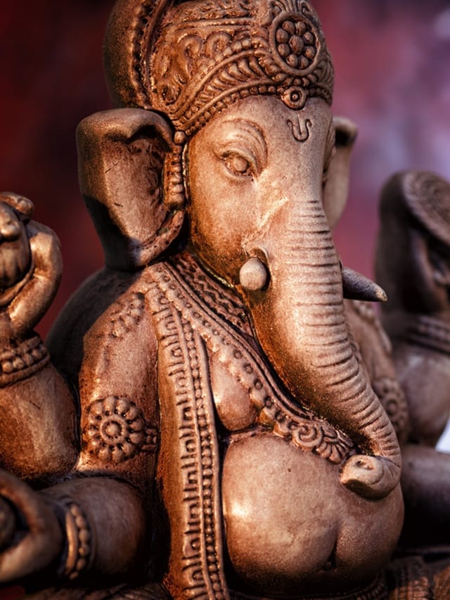 ഗണപതിക്ക് തേങ്ങ ഉടയ്ക്കുന്നത് എന്തുകൊണ്ട്?