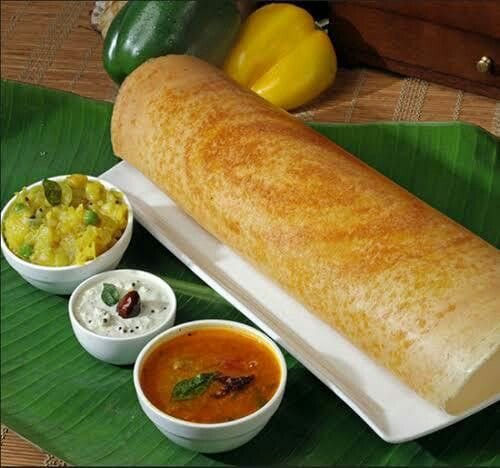 ഇതിലെ പ്രധാന വിഭവങ്ങളിൽ ഒന്നാണ് ദോശ. ചെന്നൈ ദോശപ്പെരുമയുള്ള സ്ഥലമാണെന്നു പറയാം. സാധാരണ ദോശ മുതൽ മസാല, നെയ്‌റോസ്റ്റ്, ഒനിയൻ, റവ തുടങ്ങി വിവിധ തരം ദോശകൾ തനതായ രുചിയോടെ ലഭിയ്ക്കുന്ന ഒരിടമാണ് ചെന്നൈ.
