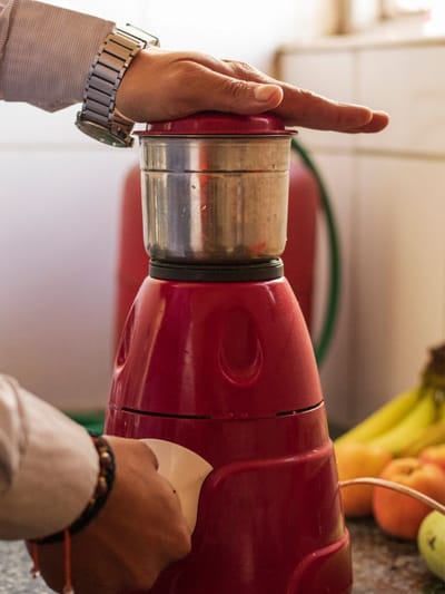 മിക്‌സിയിലിട്ട് അടിക്കാന്‍ പാടില്ലാത്ത ഭക്ഷണങ്ങള്‍