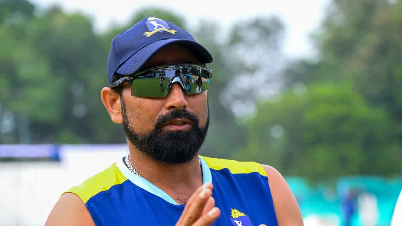 Mohammed Shami: എസ്ഐആർ ഫോം തെറ്റായി പൂരിപ്പിച്ചു; മുഹമ്മദ് ഷമി നേരിട്ട് ഹാജരാവണമെന്ന് തിരഞ്ഞെടുപ്പ് കമ്മീഷൻ