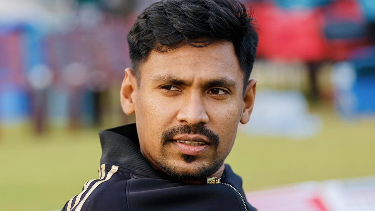 ഈ സംഭവവികാസങ്ങളെ തുടര്ന്ന് ഇനിയൊരു അറിയിപ്പ് ഉണ്ടാകുന്നതുവരെ രാജ്യത്ത് ഐപിഎൽ മത്സരങ്ങളുടെ സംപ്രേഷണം നിരോധിക്കാനും ബംഗ്ലാദേശ് തീരുമാനിച്ചിട്ടുണ്ട്. ടി20 ലോകകപ്പിലെ തങ്ങളുടെ മത്സരങ്ങള് ഇന്ത്യയില് നിന്നു മാറ്റണമെന്നും ബിസിബി ആവശ്യപ്പെട്ടു. എന്നാല് ഇതിന് അനുകൂലമായല്ല ബിസിസിഐ പ്രചരിച്ചത് (Image Credits: Facebook)