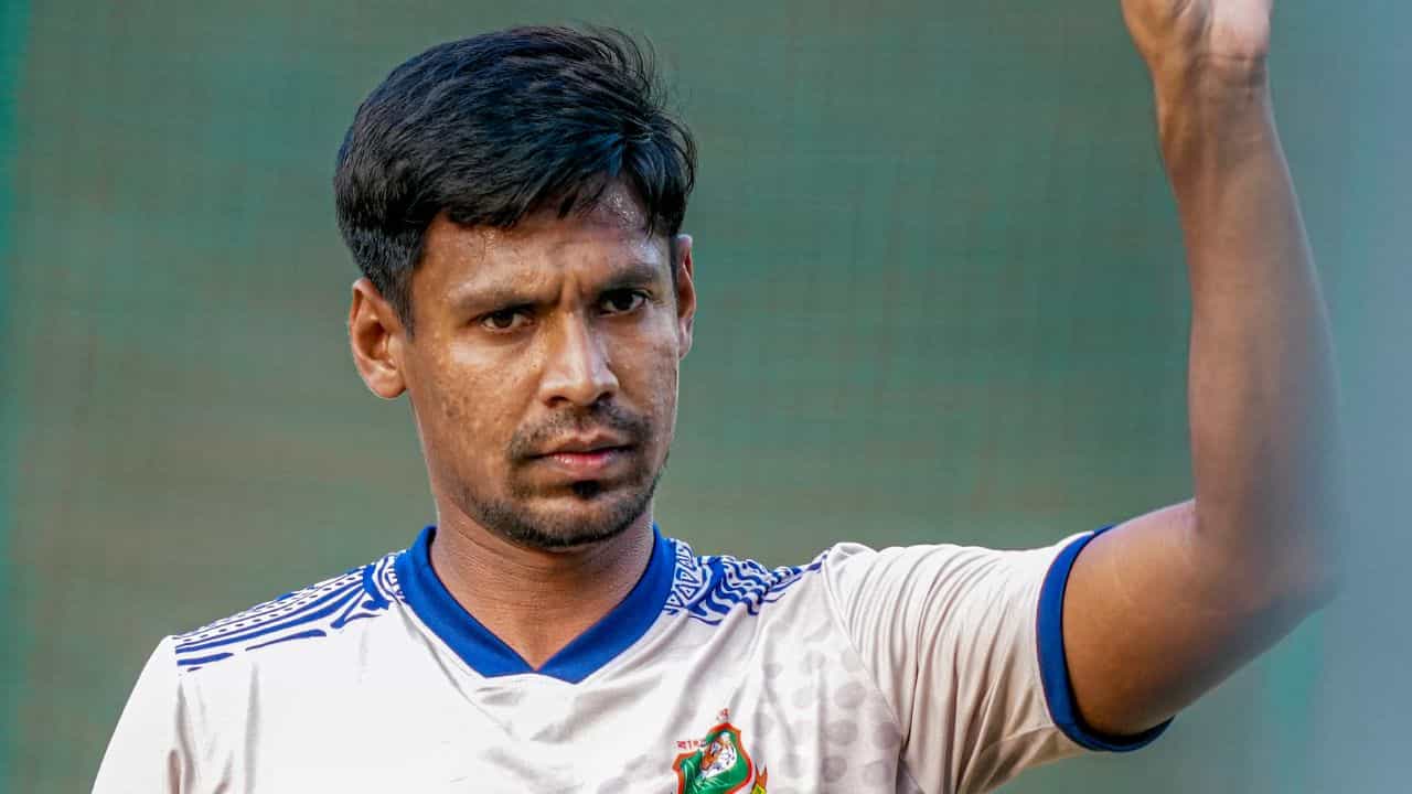 IPL 2026: ഷാറൂഖ് ഖാൻ്റെ കെകെആറിന് തിരിച്ചടി; ബംഗ്ലാദേശി താരത്തെ ടീമിൽ നിന്നും ഒഴിവാക്കണമെന്ന് ബിസിസിഐ