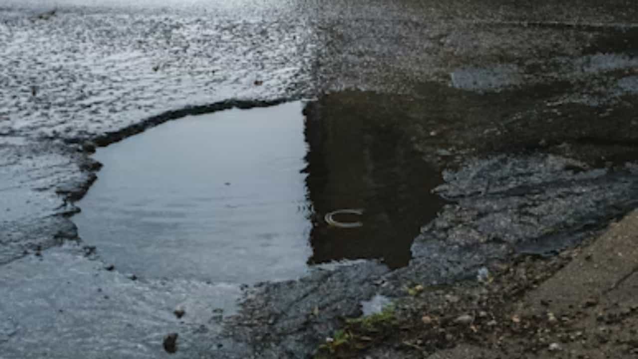 Kalamassery: ഒരിക്കലും ശരിയാവാതെ എൻഎഡി റോഡ്; അതീവദുഷ്കരമായി യാത്ര