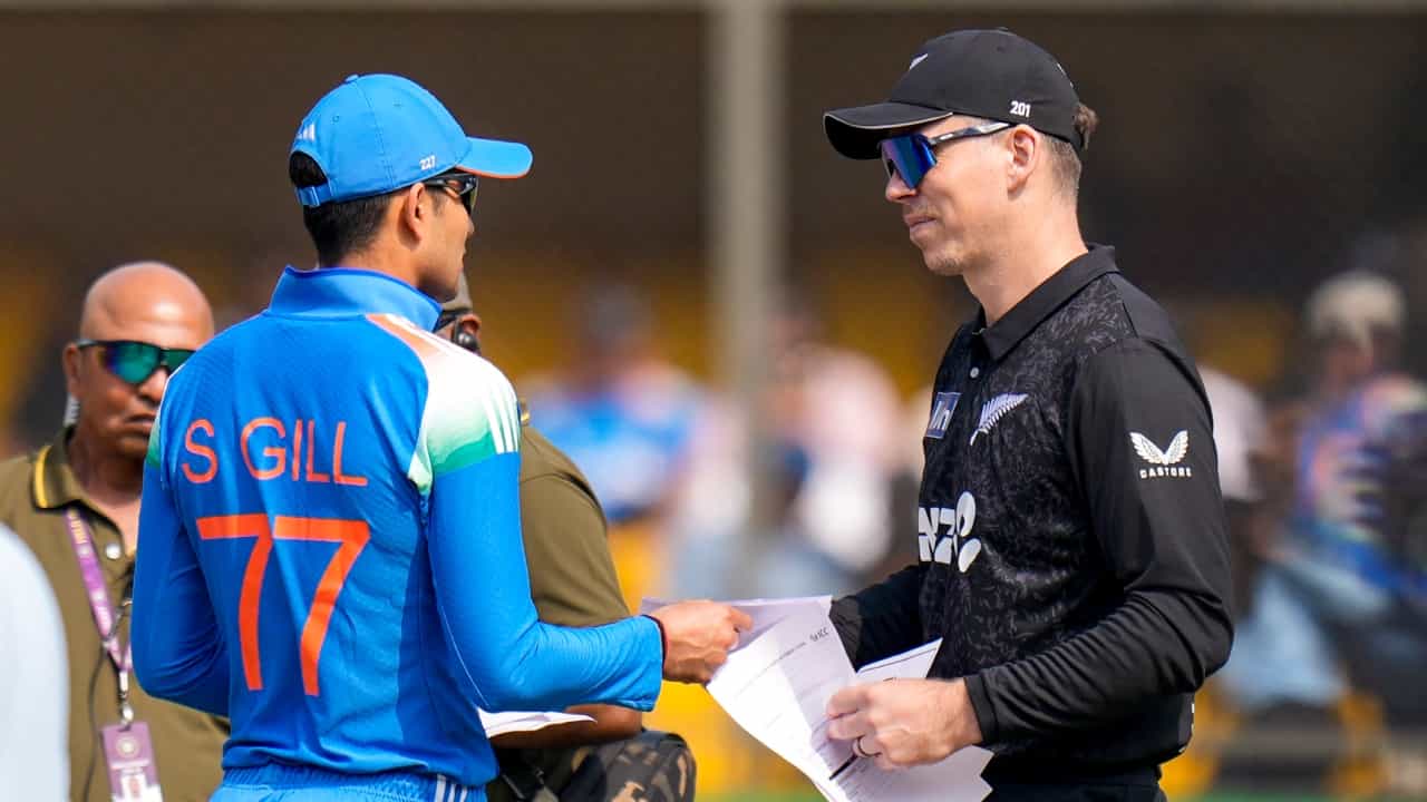 India vs New Zealand: ഒടുവിൽ അർഷ്ദീപിന് അവസരം; നിർണായക കളിയിൽ ന്യൂസീലൻഡിനെ ബാറ്റിംഗിനയച്ച് ഇന്ത്യ