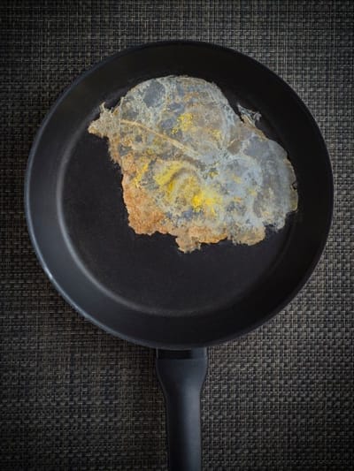 മുട്ട പൊരിക്കേണ്ടത് എങ്ങനെ? എണ്ണ പുരട്ടാറുണ്ടല്ലേ?