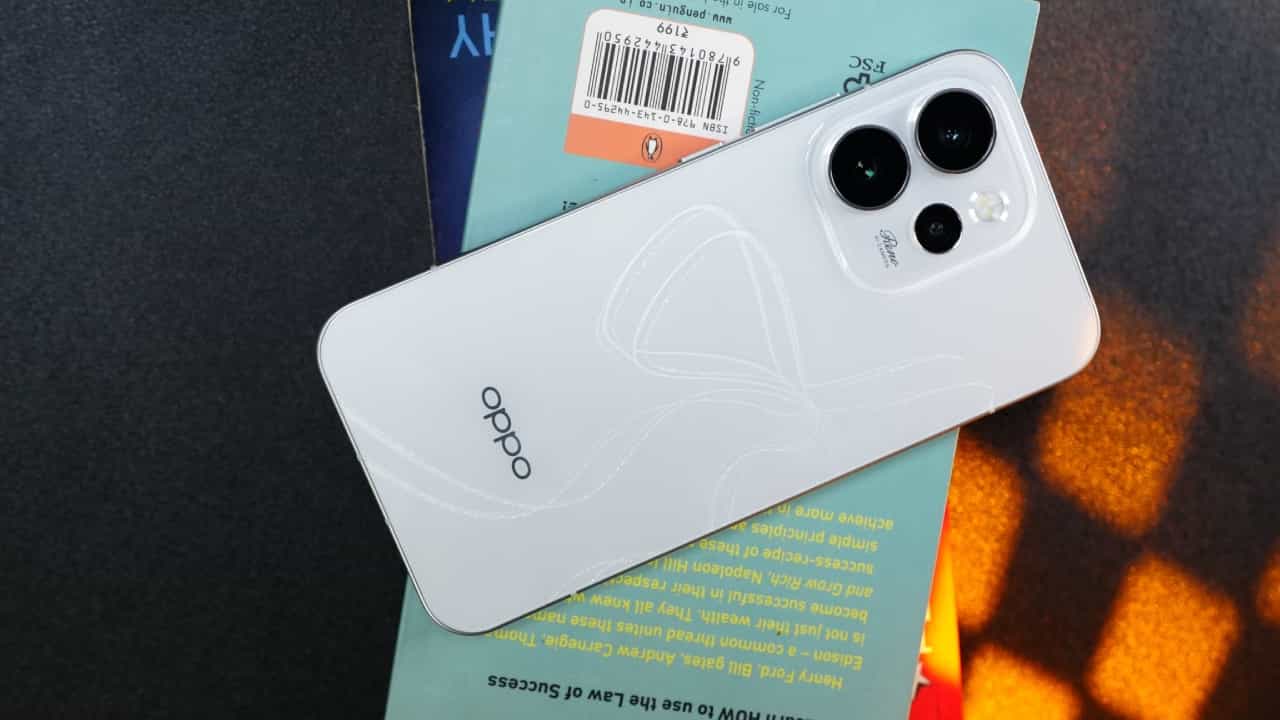 Oppo Reno 15: ഓപ്പോ റെനോ 15 പ്രതീക്ഷിച്ചതിലും നേരത്തെ എത്തും; വിലയും ഫീച്ചറുകളും അറിയാം