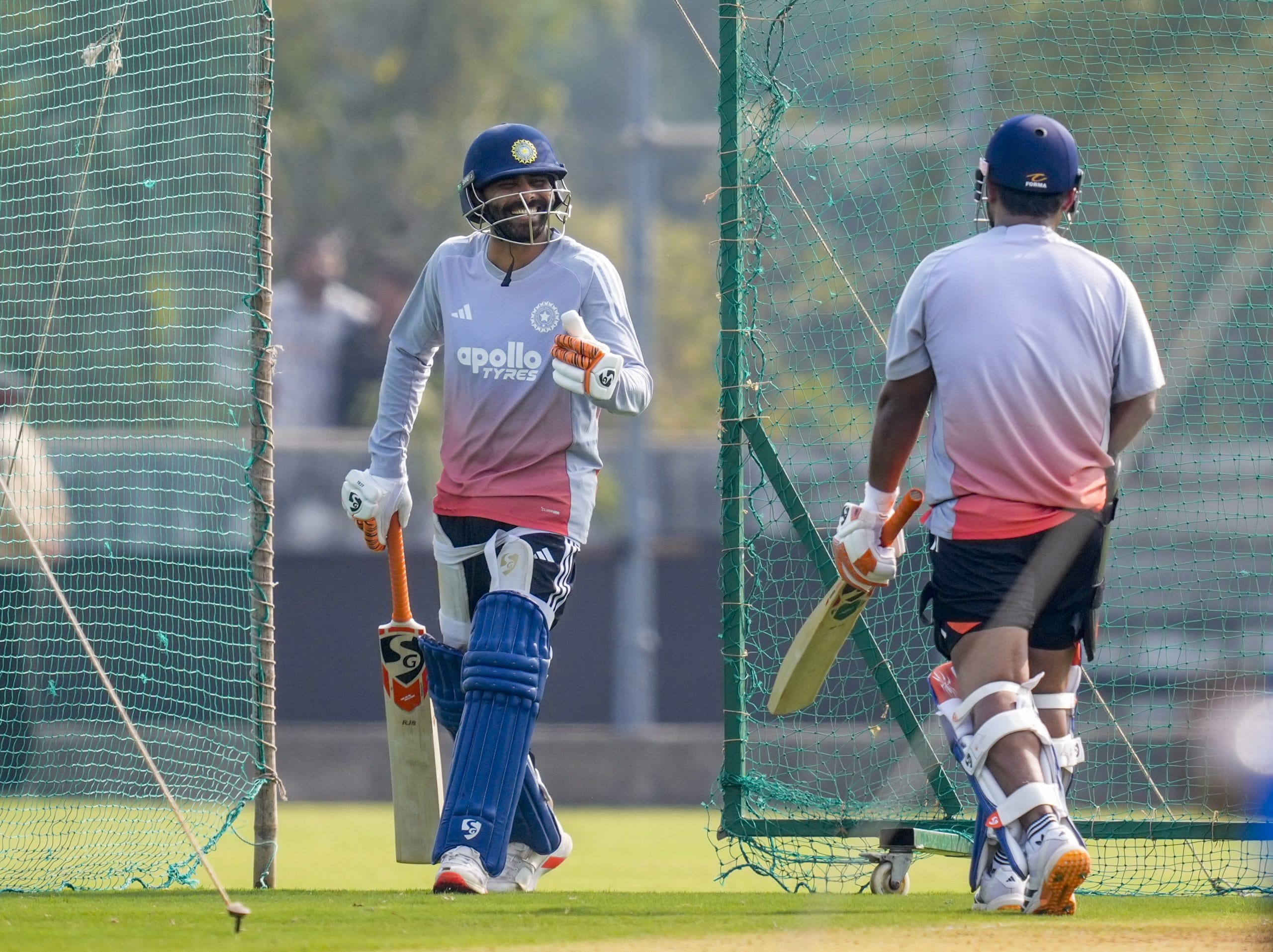 കുൽദീപ് യാദവിന് പകരം ഓൾറൗണ്ടർ വാഷിംഗ്ടൺ സുന്ദർ ആവും കളിക്കുക. അങ്ങനെയെങ്കിൽ സുന്ദർ എട്ടാം നമ്പരിൽ കളിക്കും. ഈ ഇലവനിൽ 9 ബാറ്റിംഗ് ഓപ്ഷനും ആറ് ബൗളിംഗ് ഓപ്ഷനും ഉണ്ടാവും. മാനേജ്മെൻ്റിൻ്റെ രീതി അനുസരിച്ച് ഇതാവും ഫൈനൽ ഇലൻ.
