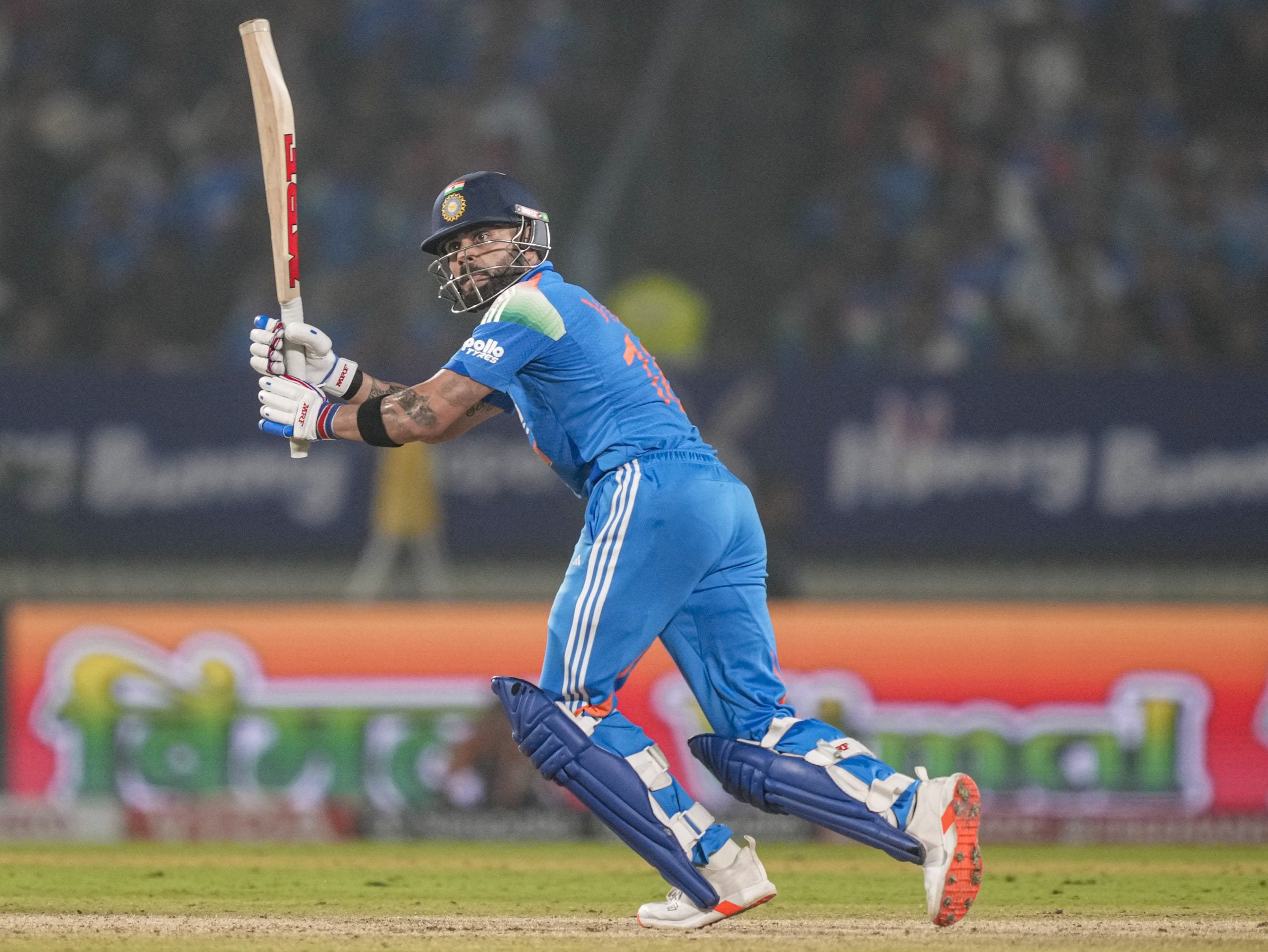 ന്യൂസീലൻഡ് മുന്നോട്ടുവച്ച 301 റൺസ് വിജയലക്ഷ്യം ഒരു ഓവർ ബാക്കിനിർത്തിയാണ് ഇന്ത്യ മറികടന്നത്. ശുഭ്മൻ ഗിൽ (56), ശ്രേയസ് അയ്യർ (49) തുടങ്ങിയവരും ഇന്ത്യൻ ഇന്നിങ്സിൽ തിളങ്ങി. 84 റൺസ് നേടിയ ഡാരിൽ മിച്ചലാണ് ന്യൂസീലൻഡിൻ്റെ ടോപ്പ് സ്കോറർ.
