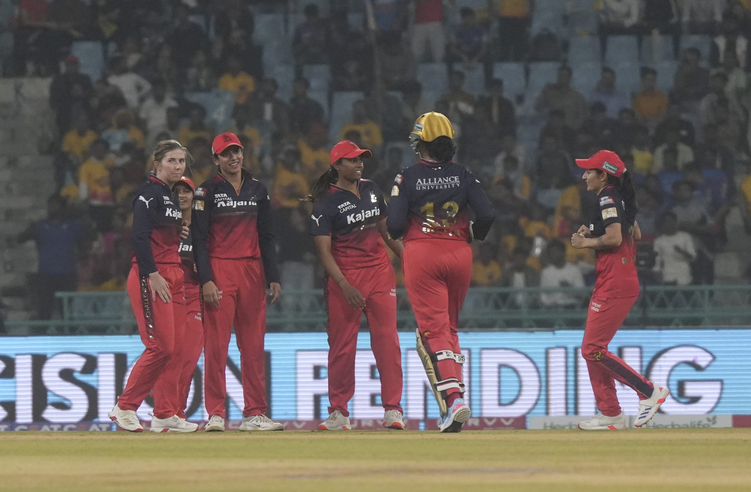 ജനുവരി 9 മുതൽ ഫെബ്രുവരി അഞ്ച് വരെയാണ് ലീഗ്. ആകെ 22 മത്സരങ്ങളുണ്ട്. ആദ്യ ഘട്ടം നവി മുംബൈയിലും ഫൈനൽ ഉൾപ്പെടെയുള്ള രണ്ടാം ഘട്ടം ബറോഡയിലും നടക്കും. എല്ലാ ദിവസവും രാത്രി 7.30നാണ് മത്സരങ്ങൾ. രണ്ട് മത്സരങ്ങളുടെ ദിവസങ്ങളിൽ വൈകിട്ട് മൂന്നരയ്ക്കും കളിയുണ്ട്.
