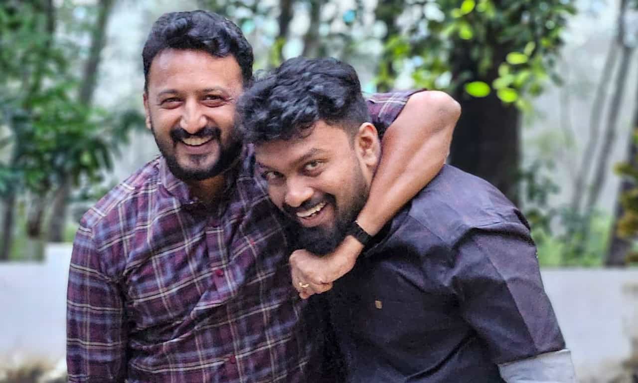 Rahul Mamkoottathil: പരാതിക്കാരിയുടെ ചാറ്റുകൾ പരസ്യപ്പെടുത്തി; രാഹുല്‍ മാങ്കൂട്ടത്തിലിന്റെ സുഹൃത്ത് ഫെന്നി നൈനാനെതിരെ കേസ്