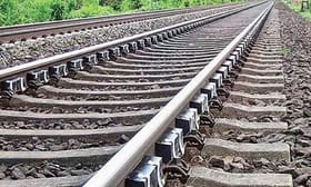 ഇന്നലെ കാണാതായ 15 കാരിയുടെ മൃതദേഹം റെയിൽവേ ട്രാക്കിൽ